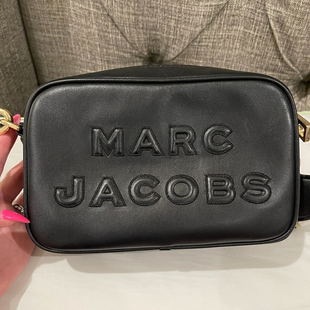 Marc Jacob’s black leather crossbody